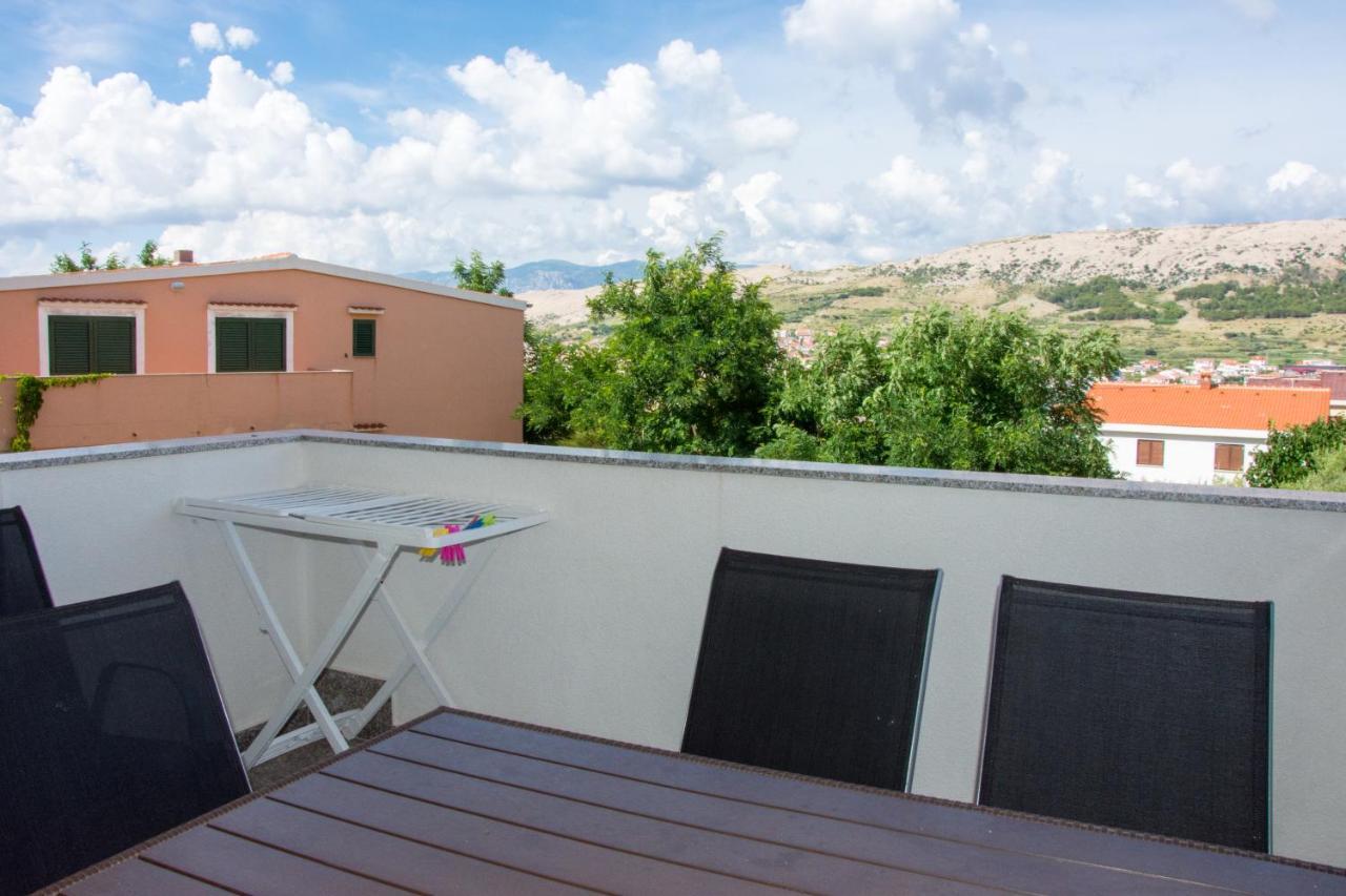 Apartments Sv. Jelena 2 Паг Екстер'єр фото