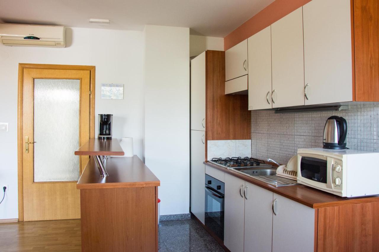 Apartments Sv. Jelena 2 Паг Екстер'єр фото